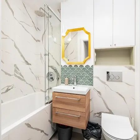 Chlodna 15 Apartment *