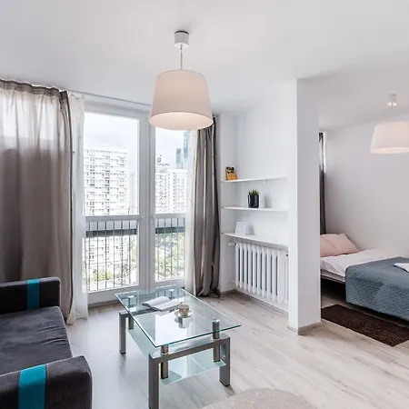 Chlodna 15 Apartment