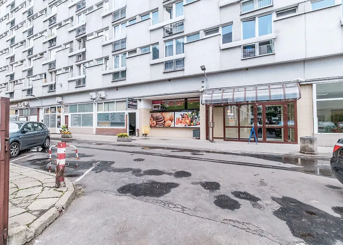 Chlodna 15 وارسو