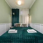 Apartman Chlodna 15 *