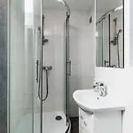 Apartman Chlodna 15 *